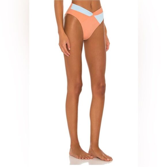 L*SPACE SET REVOLVE NWT RINGO TOP and NANCY LEE BOTTOM NWT. 🩵🧡 - Picture 6 of 9